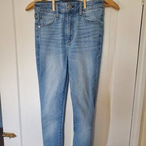 Abercrombie and Fitch Women's 25/0R High Rise Super Skinny Jeans